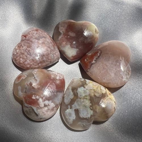 زهرة العقيق قلب صغير