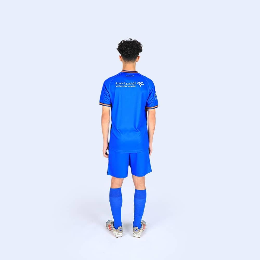 طقم المباريات الأزرق