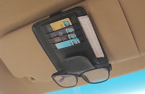 محفظة بطاقات للسيارات