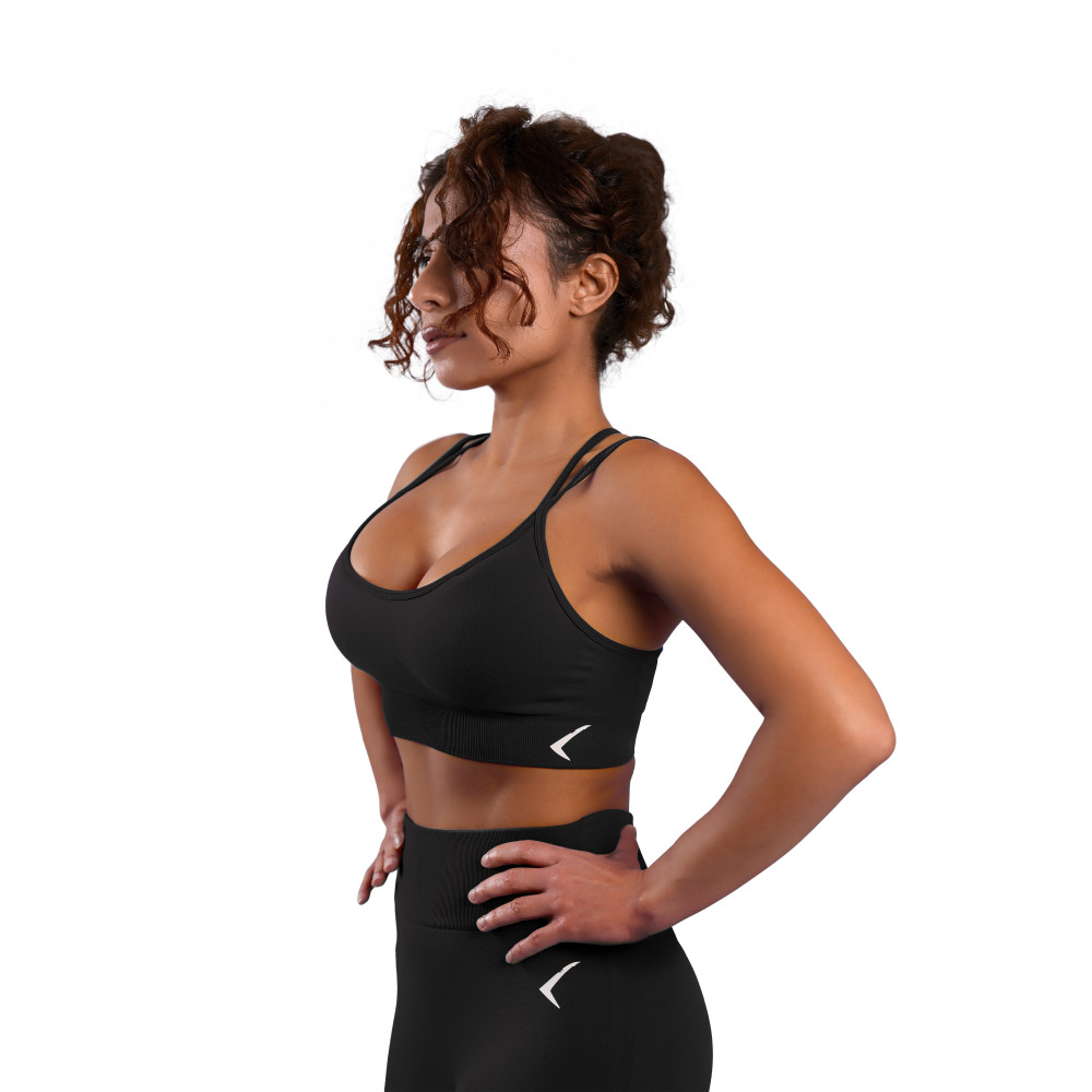 Black women's sports top provides comfort