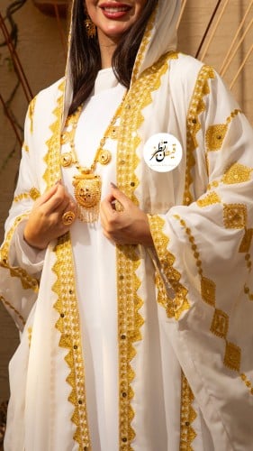 طقم خليجي - ذهبي وملون