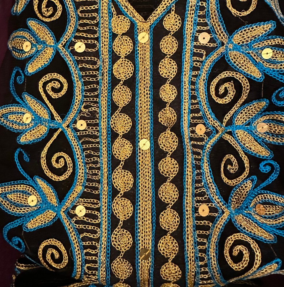 ذهبي وأزرق