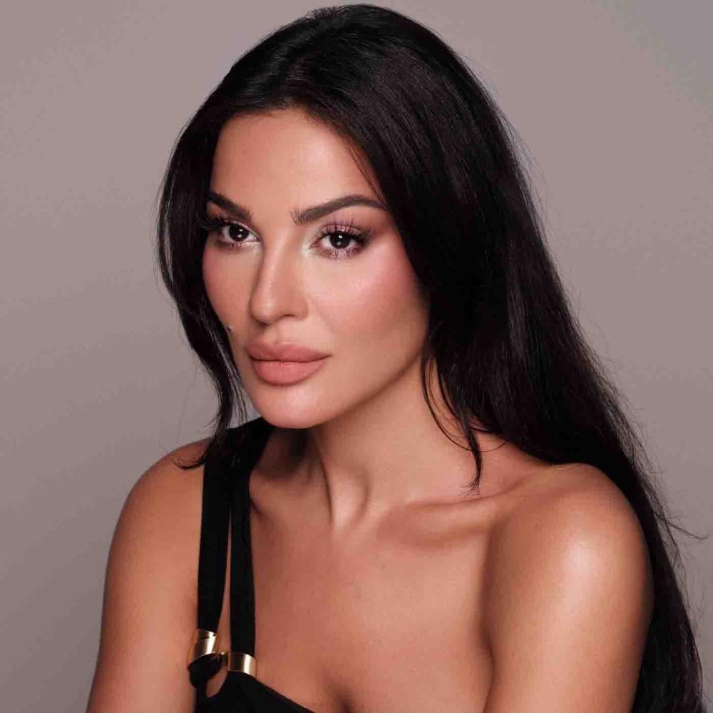 نادين نجيم لوحة ظلال عيون رباعية بريزم دو فلور 5.6 جم