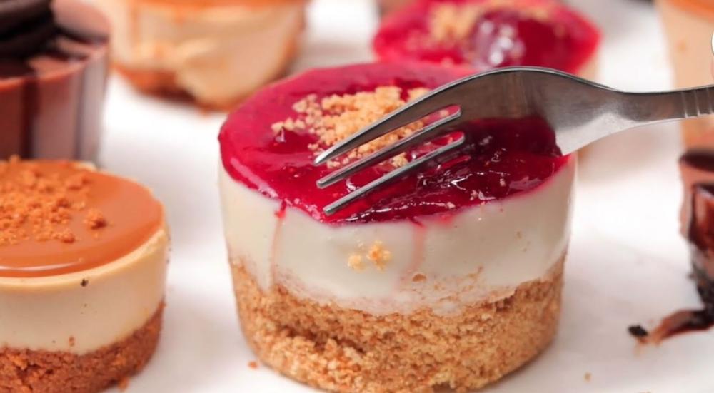 Cheesecake with different flavours