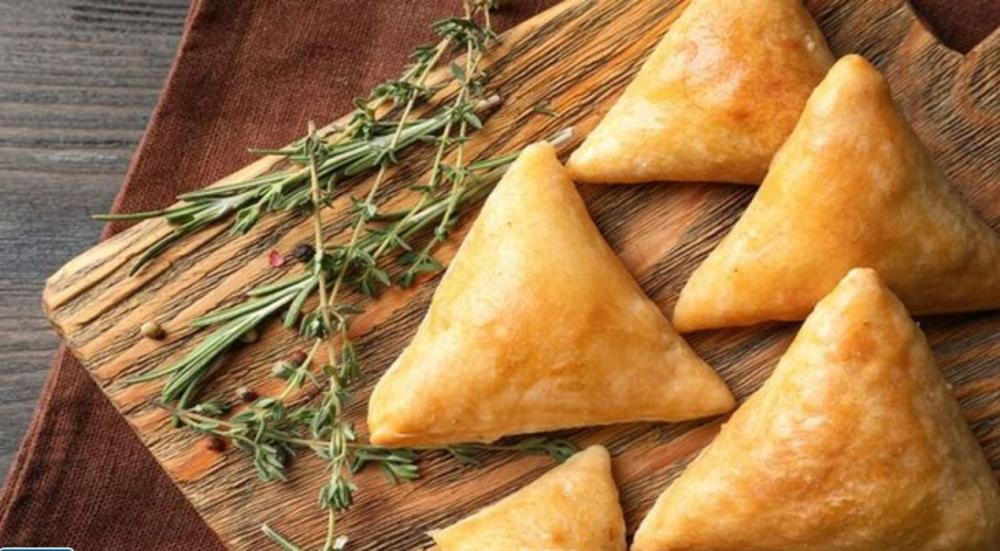 Crispy samosa rolls
