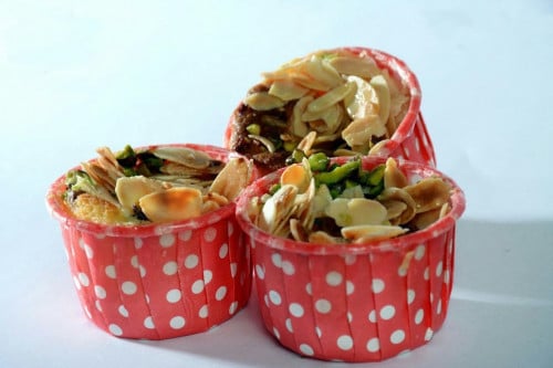 بسبوسة كاسات بالقشطة