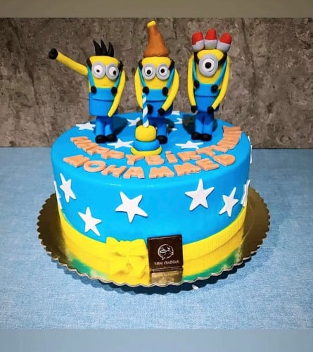 كيكه منيونز Minions cake