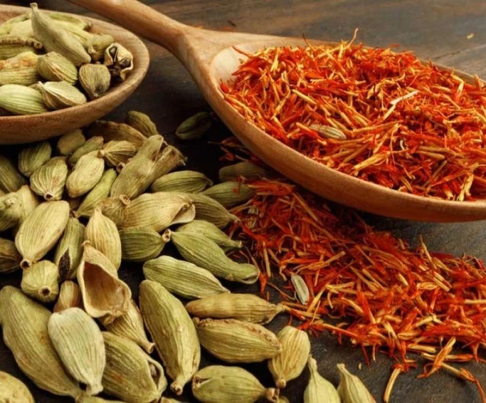 الهيل والزعفران من متجر كيف القيصر | جودة أصيلة ونكهة لا تُنسى
