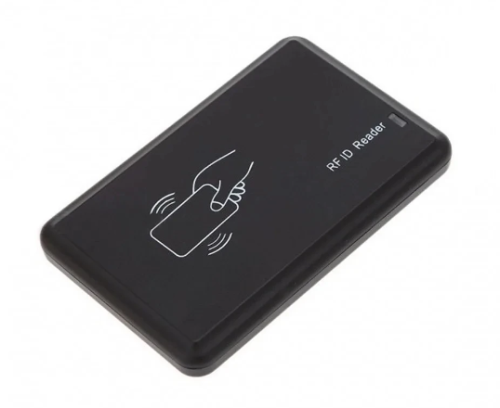 قارئ بطاقات RFID