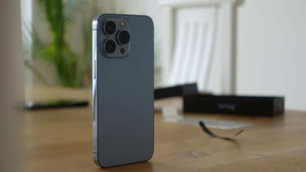 احصل اليوم على ايفون ١٥ برو ماكس أقساط عبر متجر  المزون