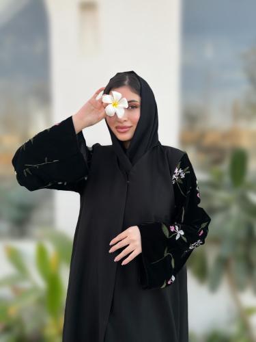 عبايه فلور مخمل