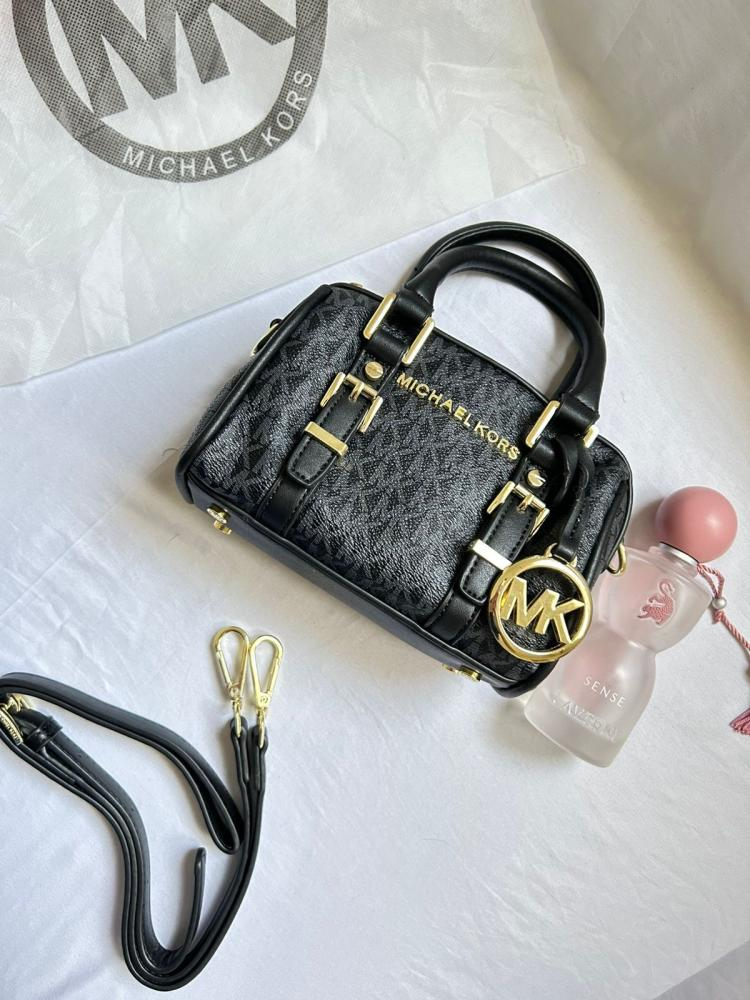 شنطه مايكل كروس