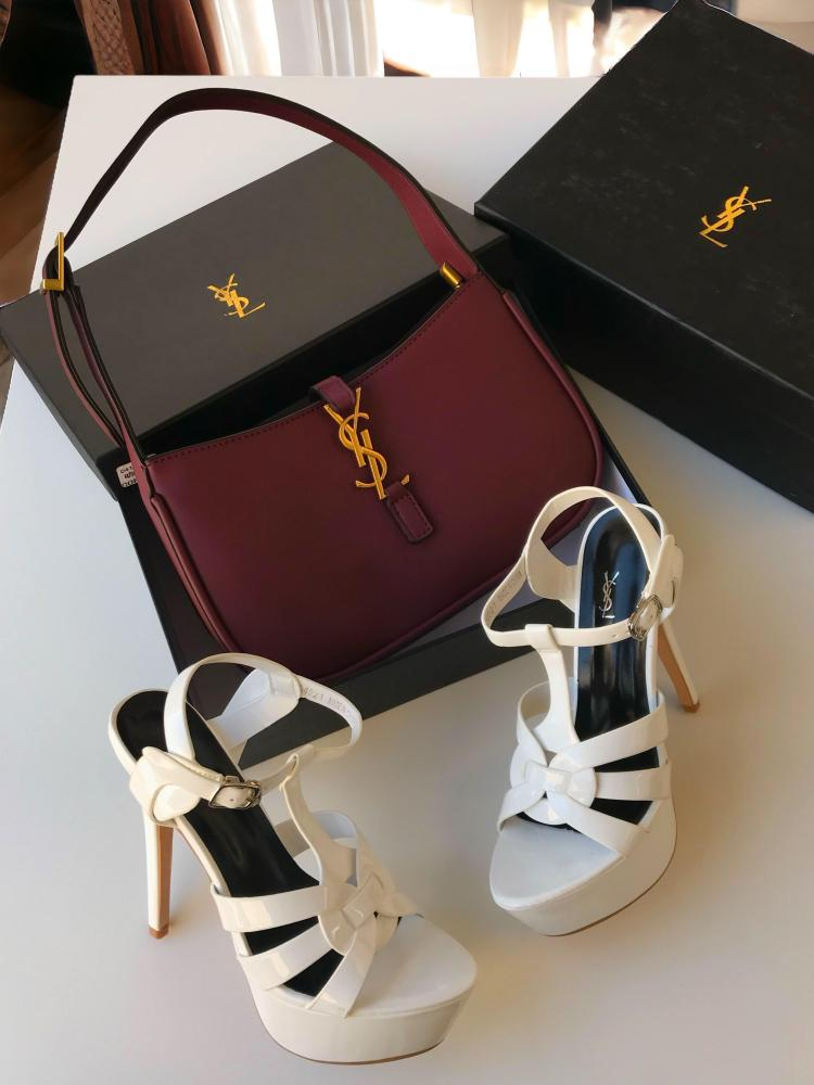 طقم سان لوران