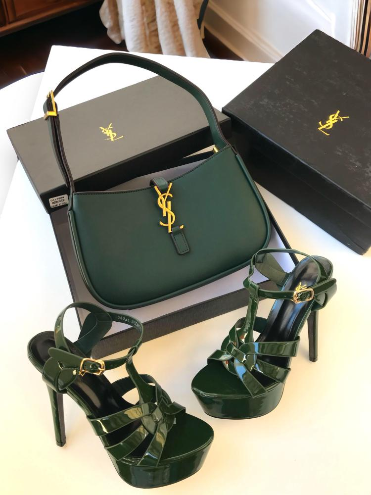 طقم سان لوران