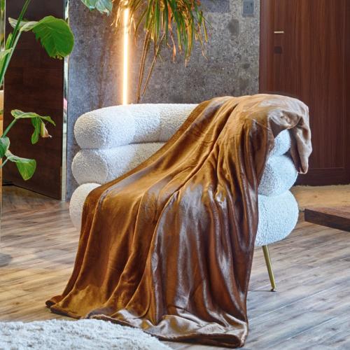 بطانية خفيفة باللون البني CLASSIC DESIGNS 160X220
