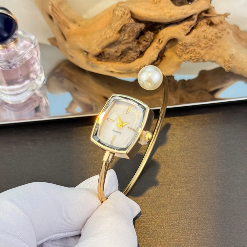 ساعة راقية كوارتز