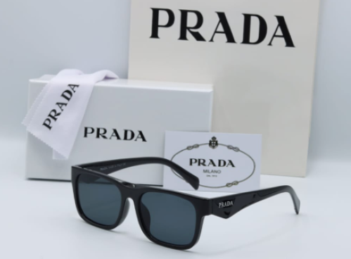 نظارة نسائية PRADA