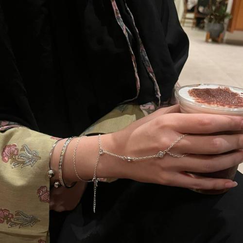 خاتم واسورة متصلة | Glint Hand chain