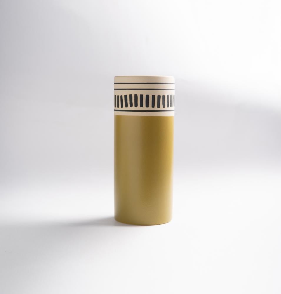 وعاء سيراميك، بإلهام أفريقي