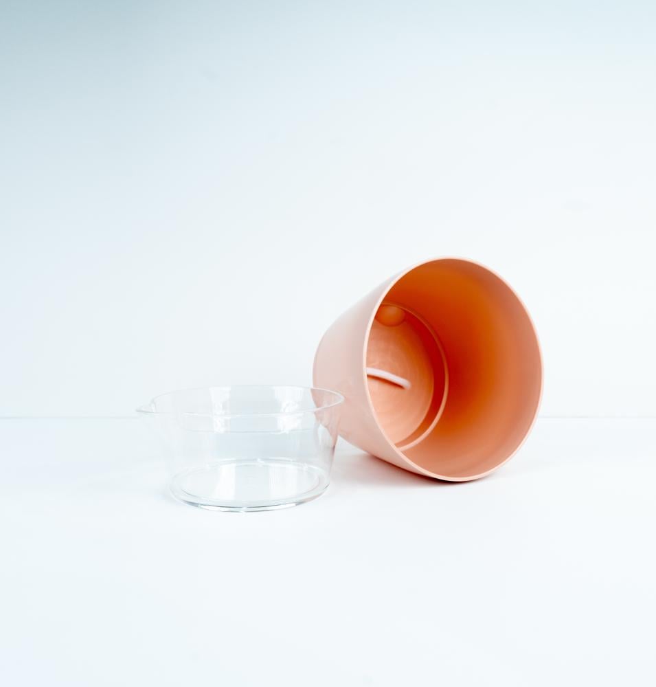 أوعية الري الذاتي للنباتات