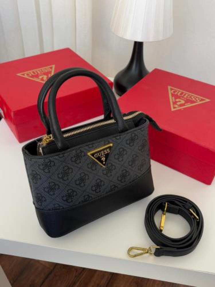 شنطة الكيوت بوكس (مونوغرام)