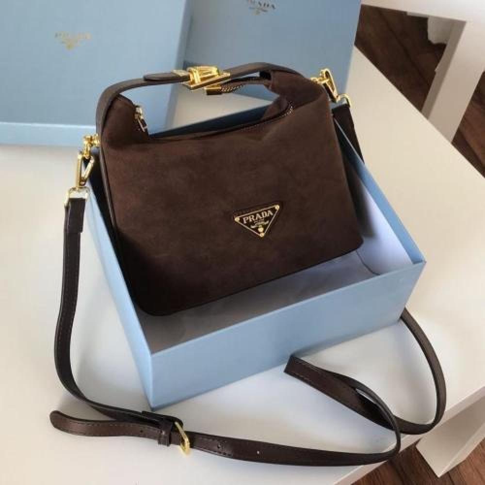 شنطة برادا النسائية الفاخرة