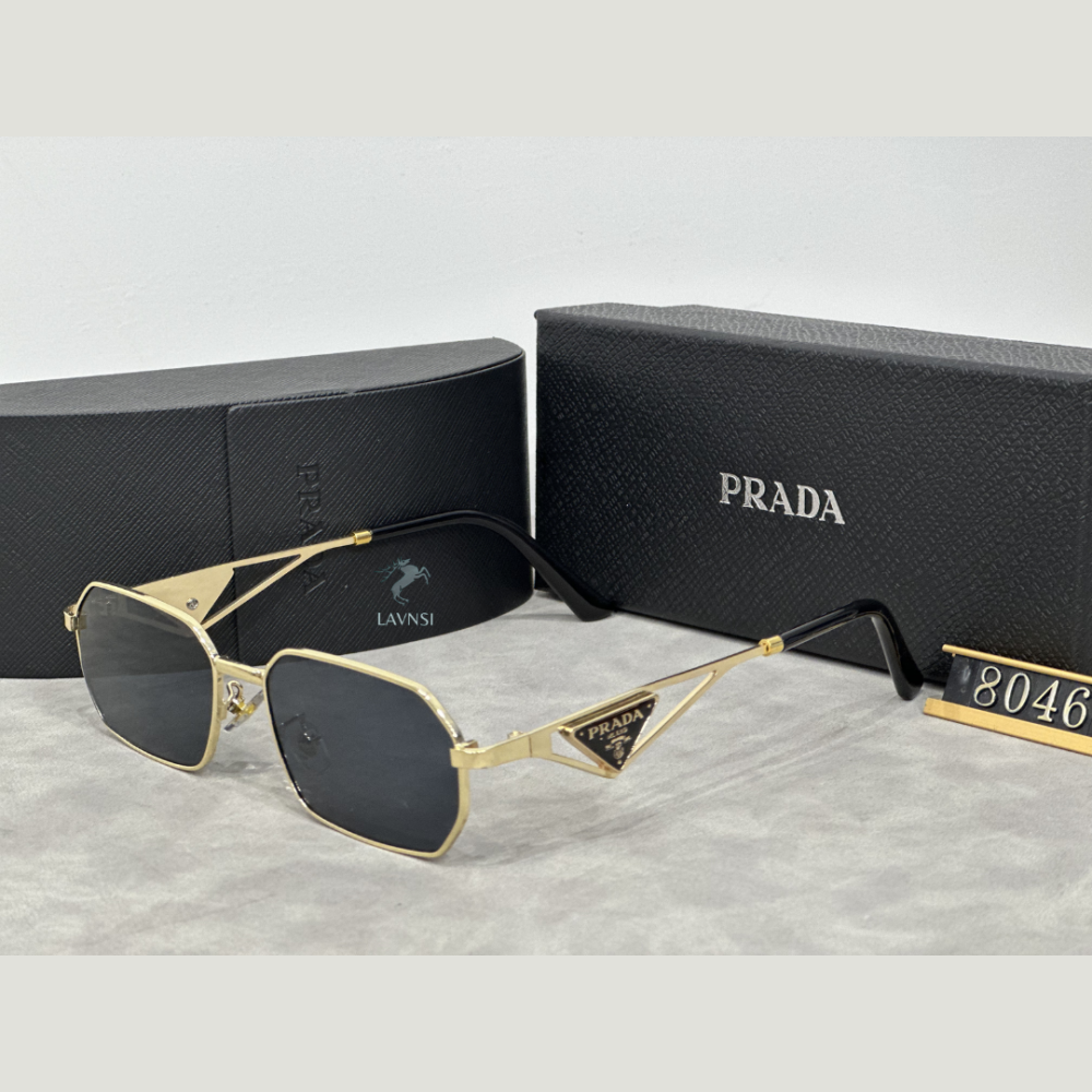 نظارة برادا بإطار ذهبي وعدسات سوداء