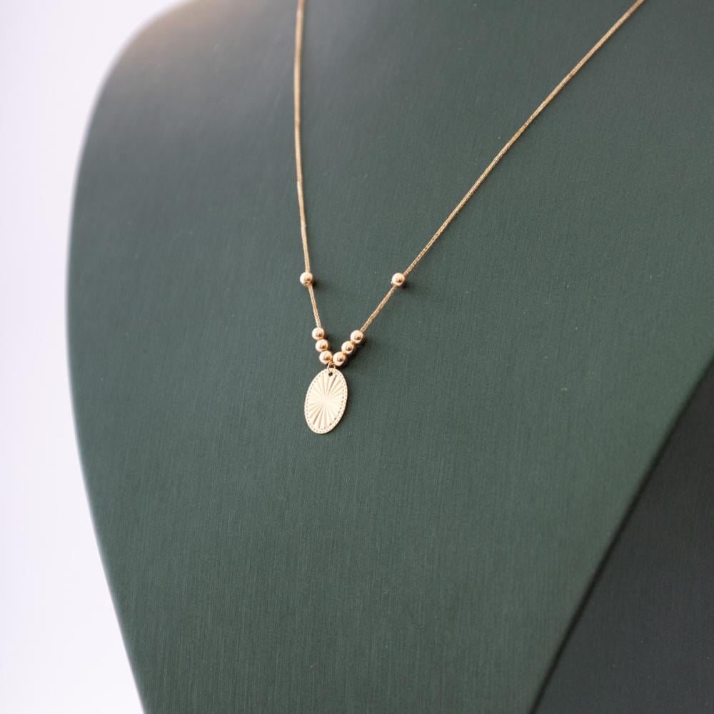 عقد ذهب عيار 18