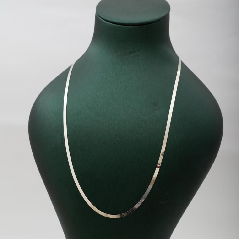 18 karat gold necklace