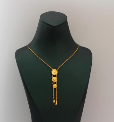 عقد ذهب عيار 21
