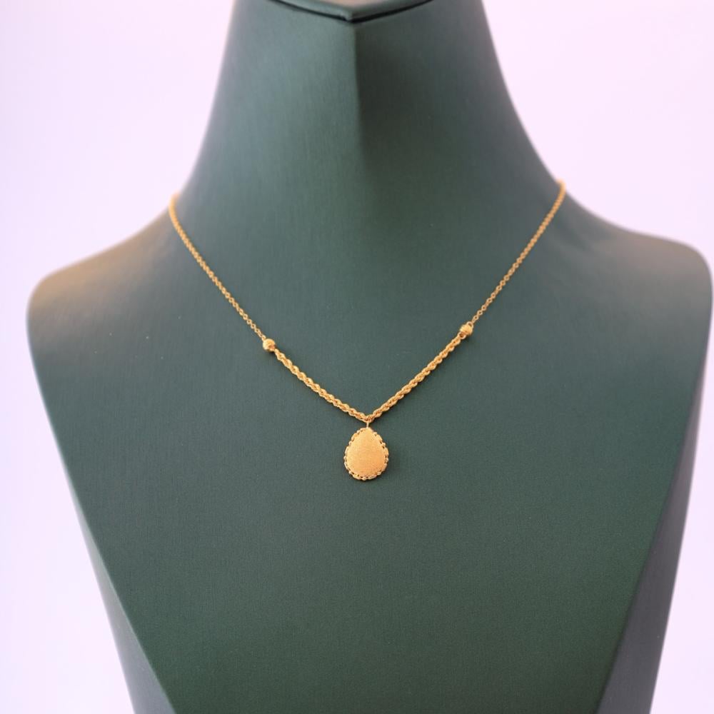 عقد ذهب عيار 21