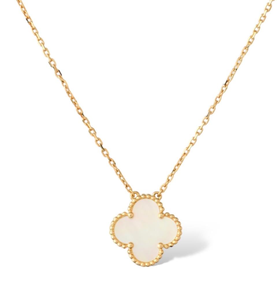 Global design gold necklace