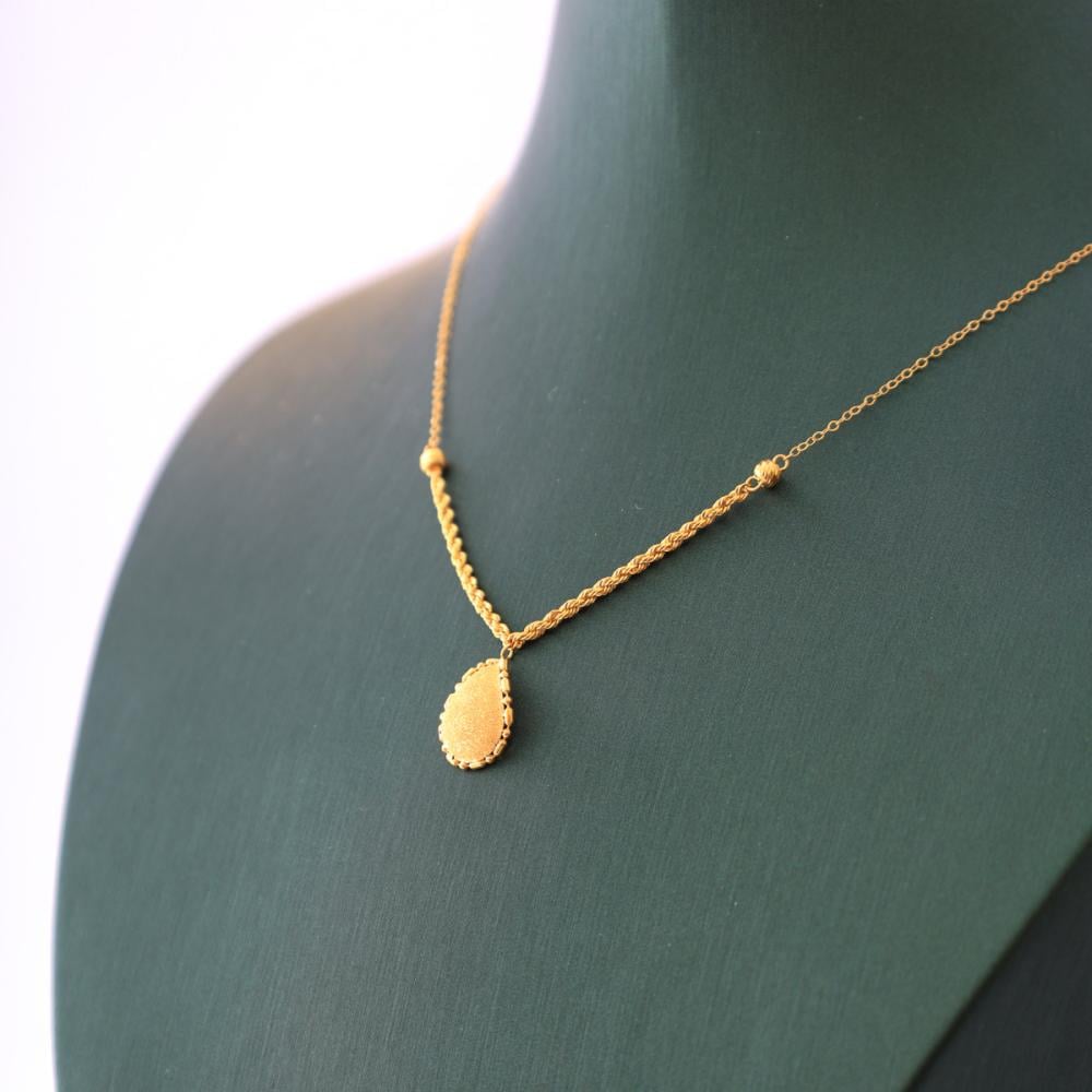 عقد ذهب عيار 21