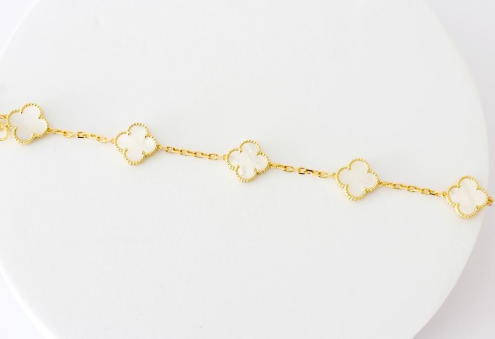 18 karat gold bracelet
