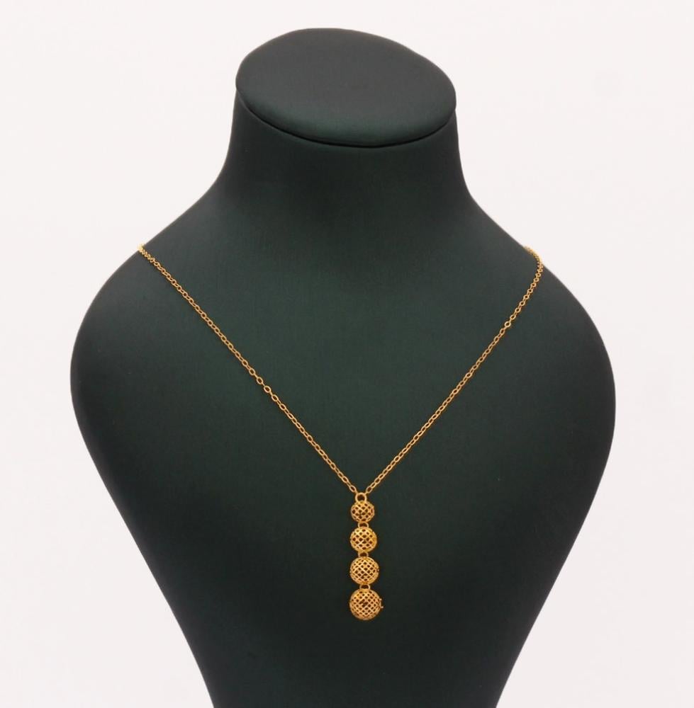 21 karat gold necklace