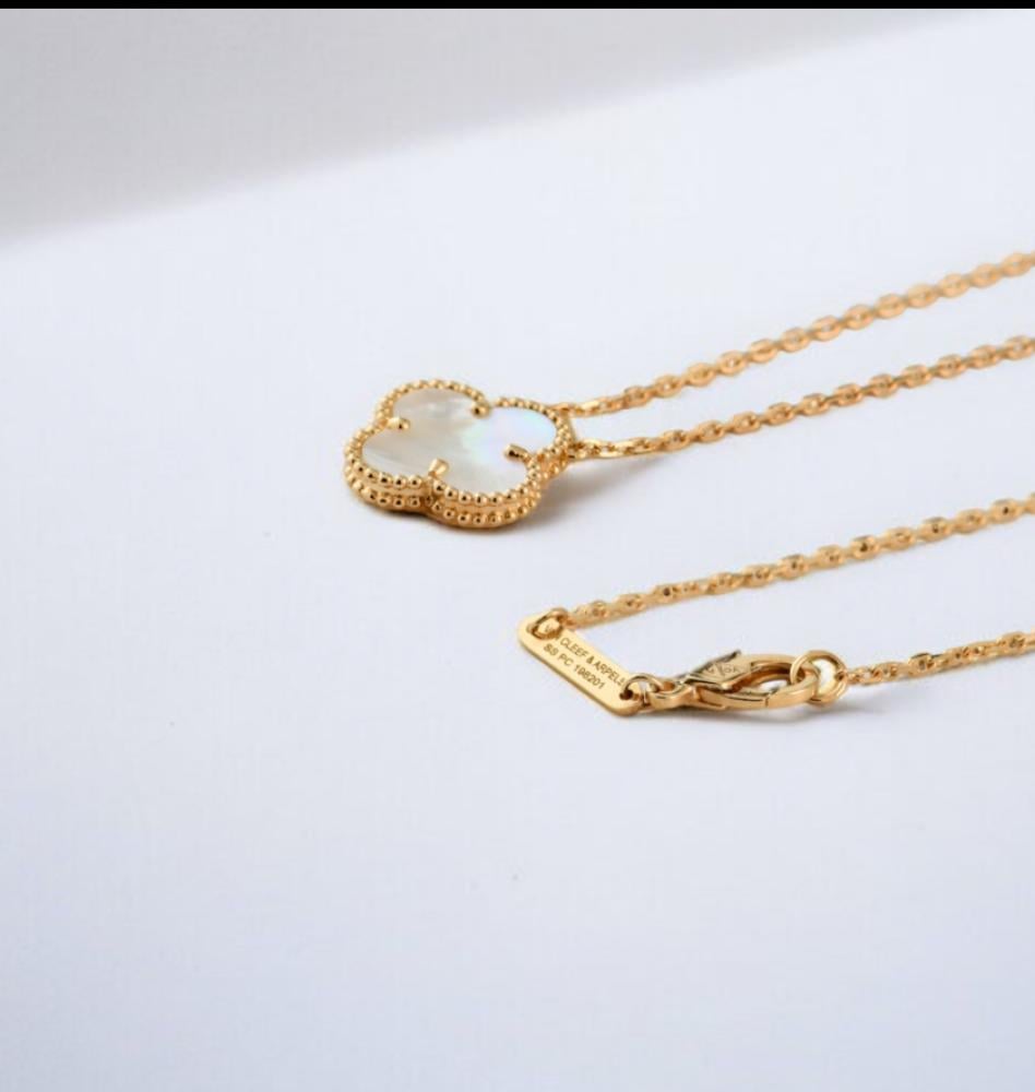 Global design gold necklace