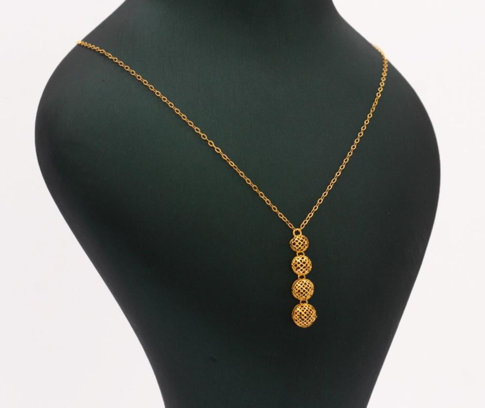 21 karat gold necklace