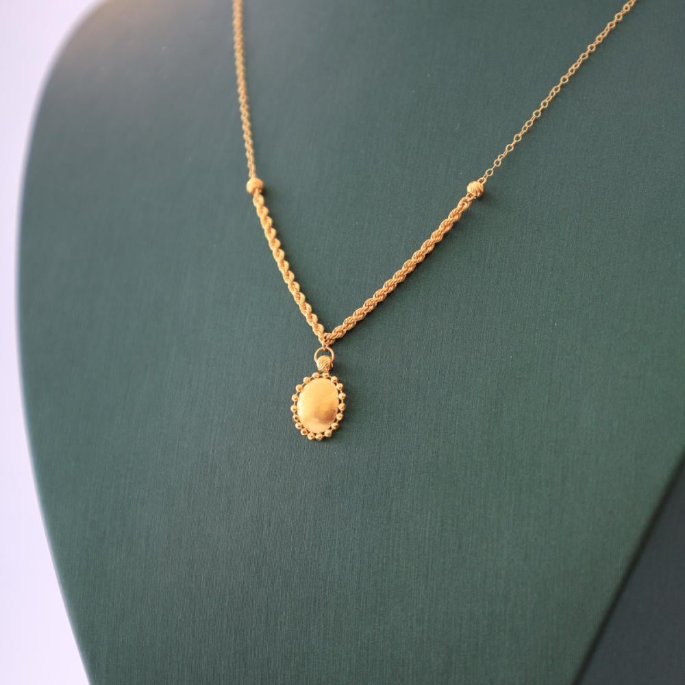 21 karat gold necklace