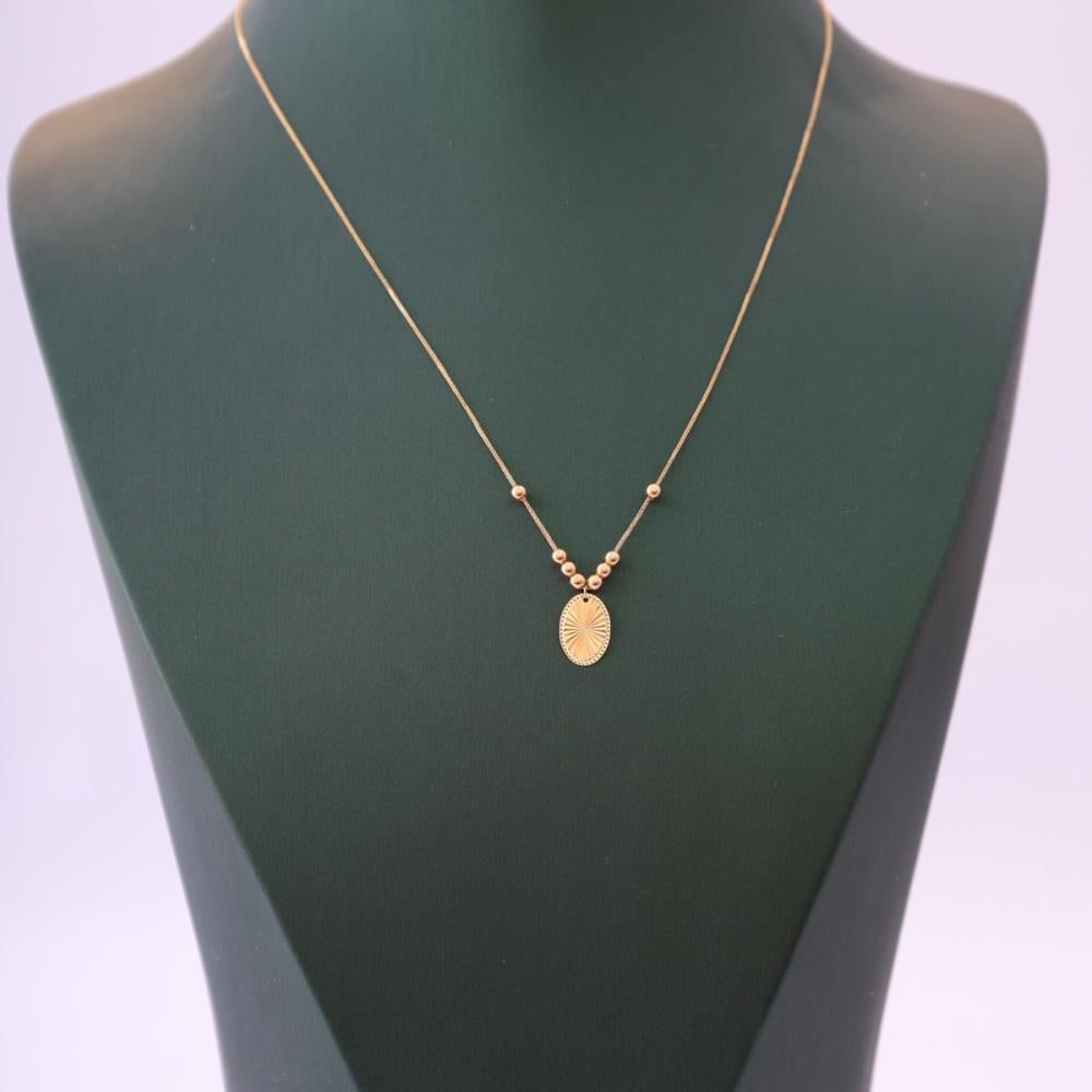 عقد ذهب عيار 18