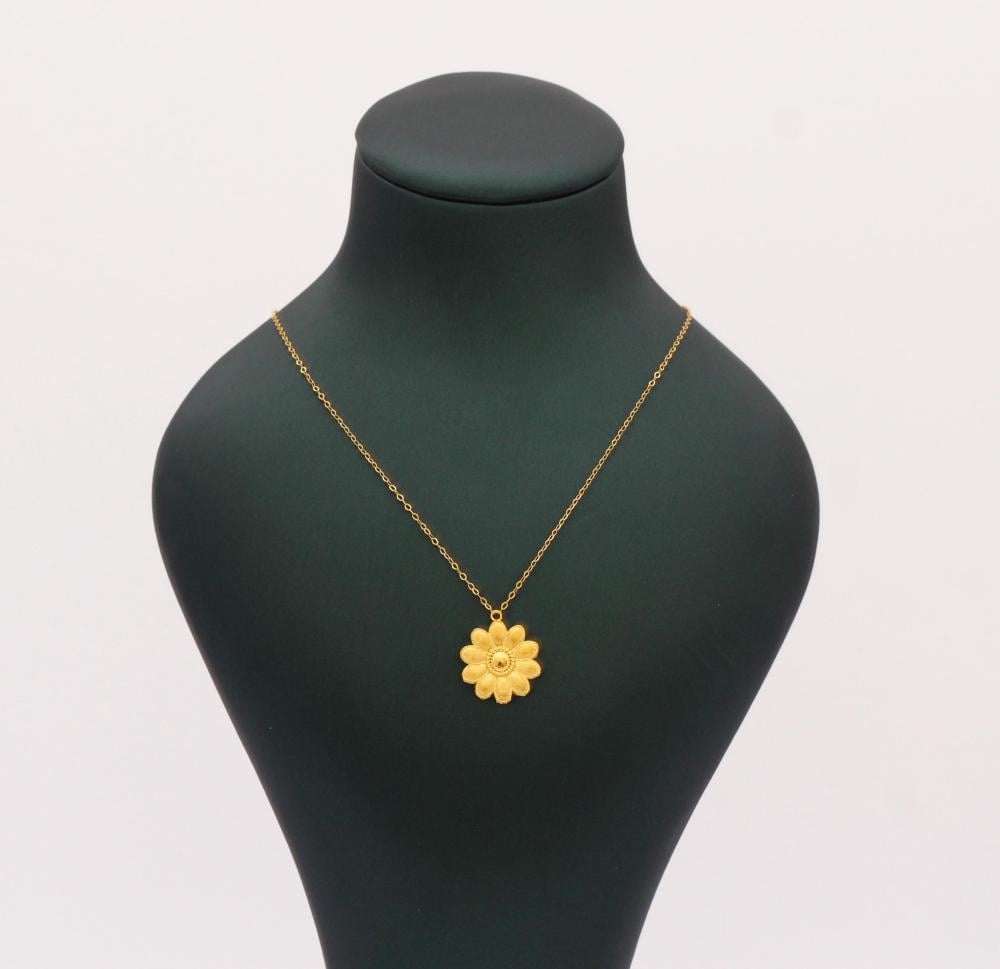 21 karat gold necklace