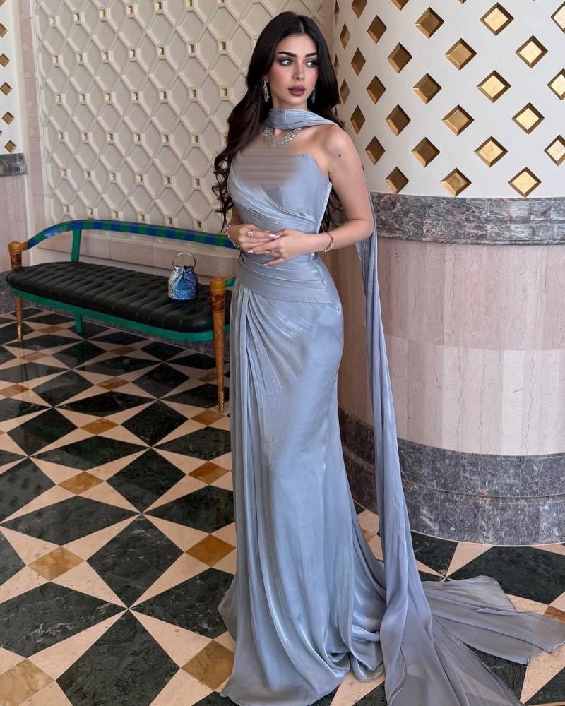 فستان سهرة لمعه مع شال