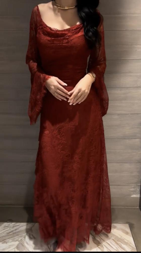 فستان سهرة دانتيل راقي