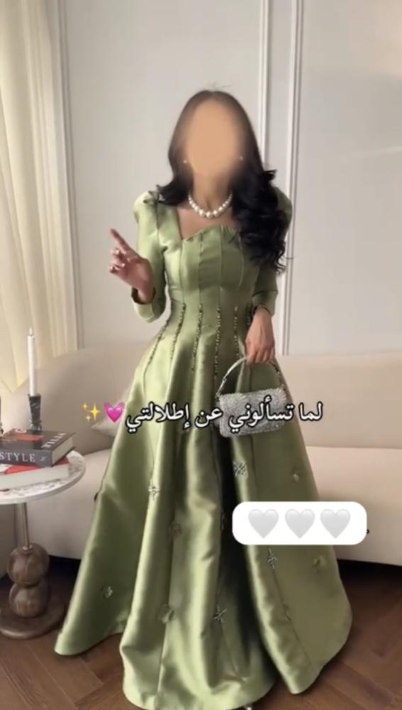 فستان سهرة ورد انيق