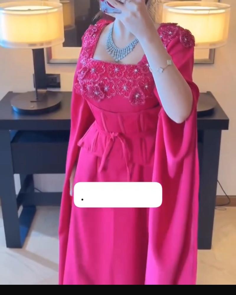 فستان سهرة وردي