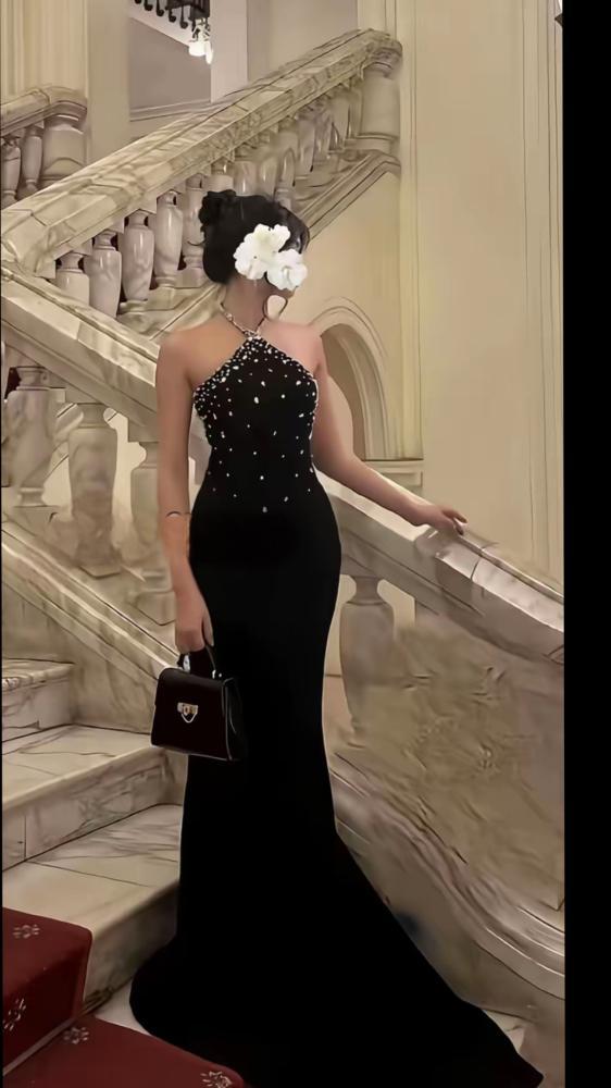 فستان سهرة اسود بقصة انيقة