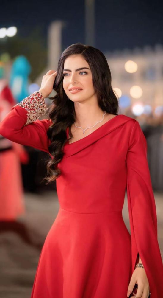 فستان المشهورة شهد الشمري