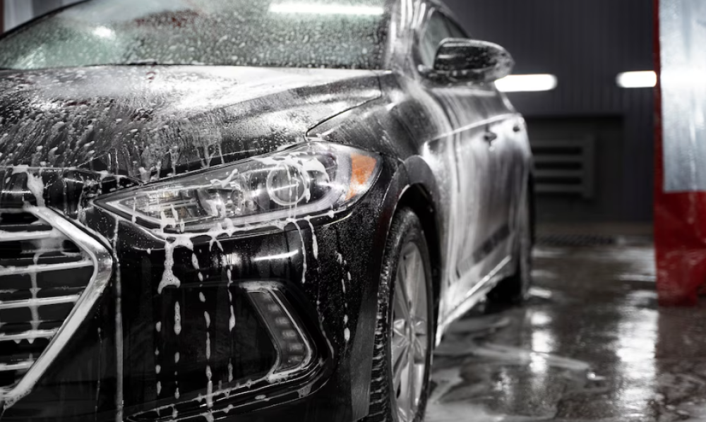 هل تساءلت يومًا عن مدى أهمية غسيل سيارتك بانتظام؟