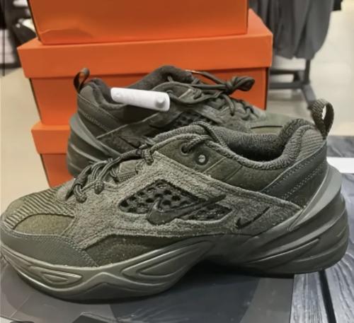 حذاء رجالي ونسائي NIKE