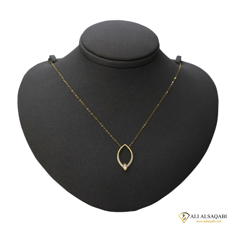 عقد  هلال الماس