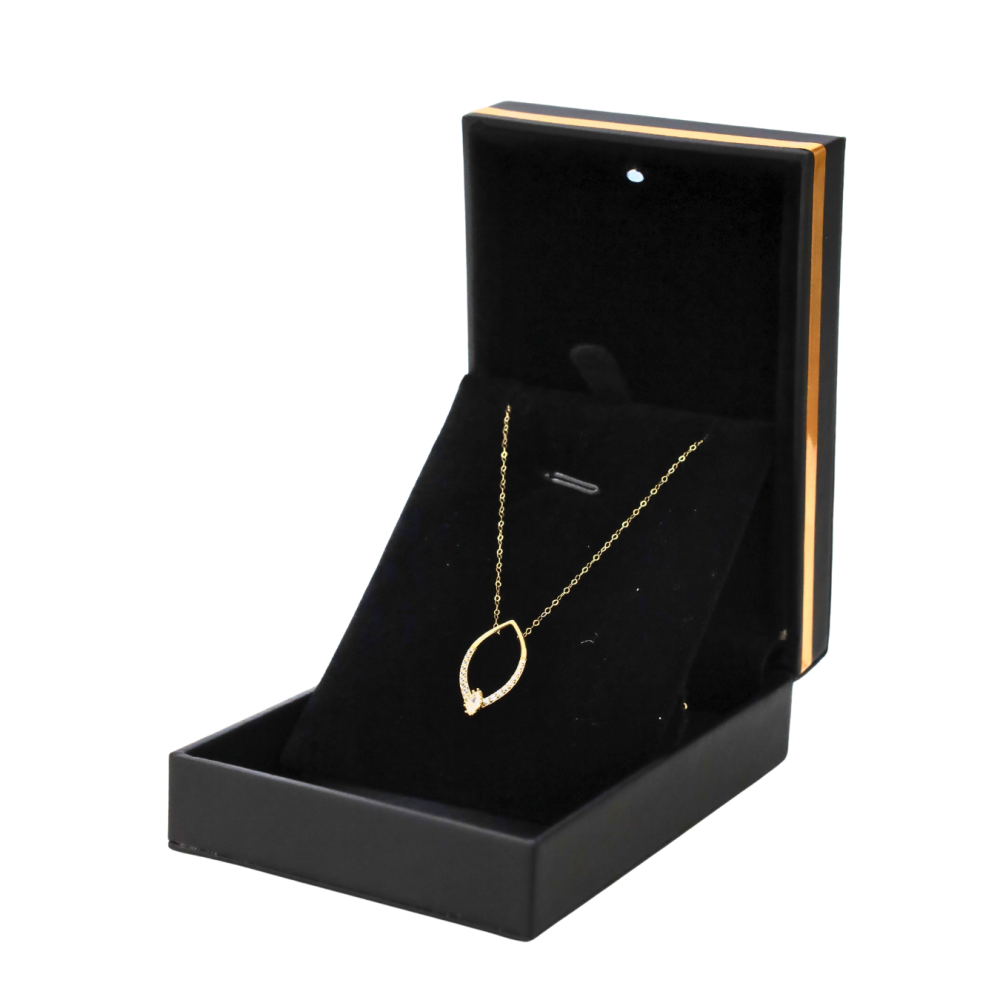 عقد  هلال الماس